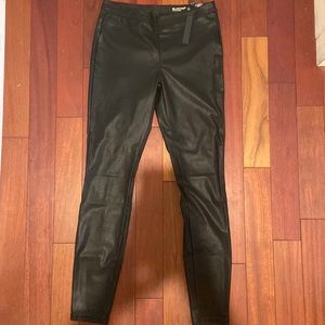 Women’s Size 28 Blank NYC Faux Leather Pull On Skinny Pants